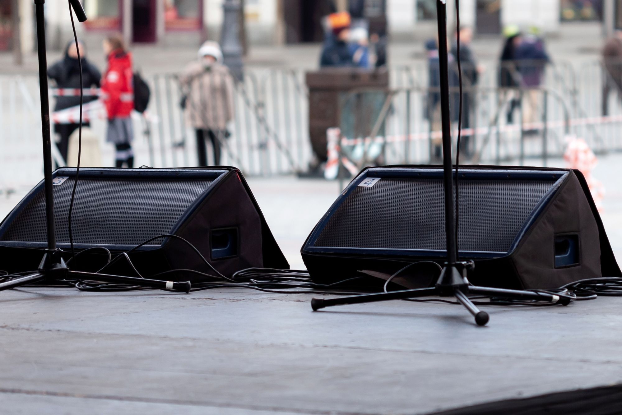 <span>Does Anyone Use</span> Floor Wedge Monitors Anymore?